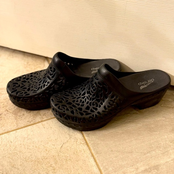 Clogs - Picture 1 of 1